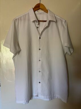 Men’s Vuori button-up shirt